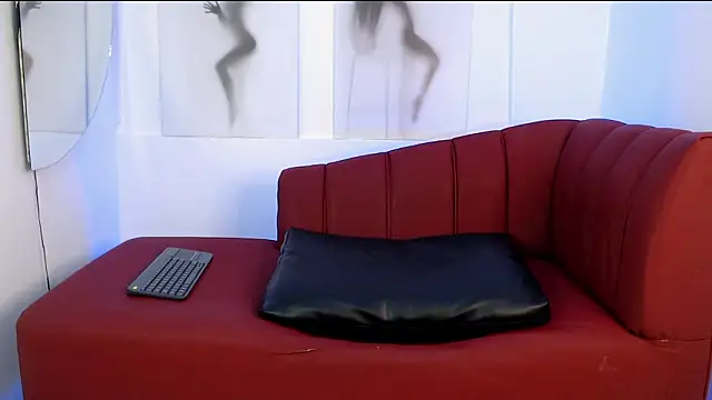 Snapshot of luxesmith chatting on 03/19/26, 12:25 luxesmith online show from 03/19/26, 12:25