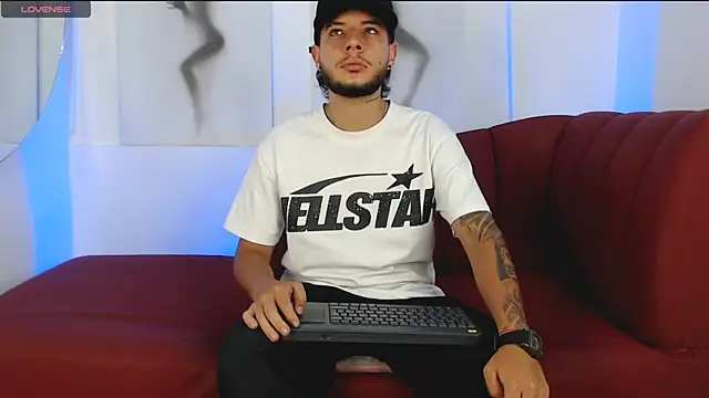 Snapshot of luxesmith chatting on 05/02/26, 12:04 luxesmith online show from 05/02/26, 12:04
