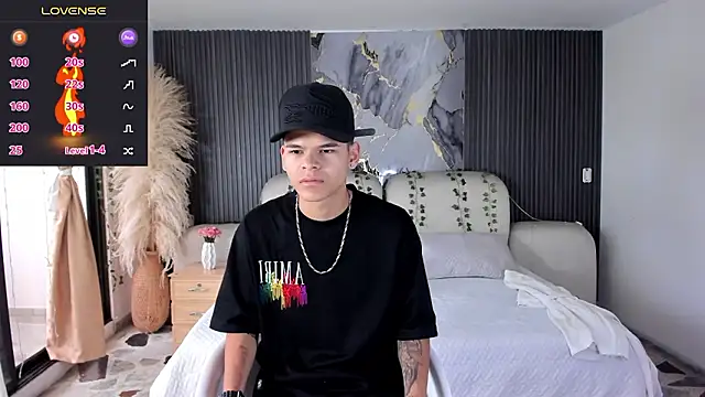 Snapshot of DylanRoyce_ chatting on 03/17/26, 12:30 DylanRoyce online show from 03/17/26, 12:30