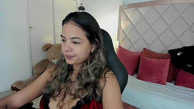 Snapshot of dulce_lyraa1 chatting on 03/06/26, 04:20 dulce lyraa1 online show from 03/06/26, 04:20