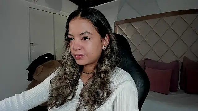 Snapshot of dulce_lyraa1 chatting on 03/17/26, 04:17 dulce lyraa1 online show from 03/17/26, 04:17