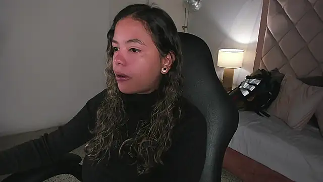 Snapshot of dulce_lyraa1 chatting on 03/25/26, 04:29 dulce lyraa1 online show from 03/25/26, 04:29