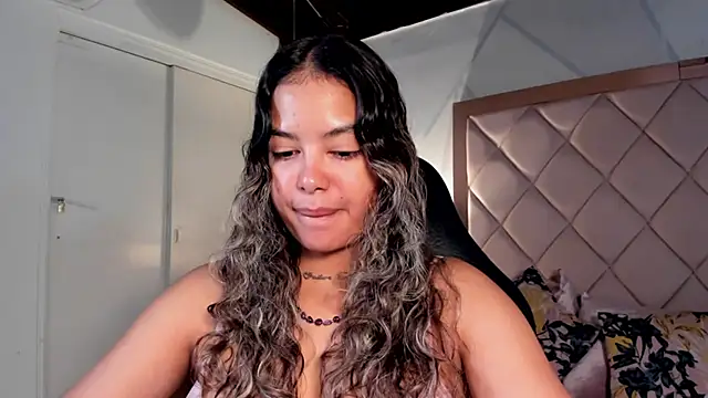 Snapshot of dulce_lyraa1 chatting on 04/08/26, 04:12 dulce lyraa1 online show from 04/08/26, 04:12