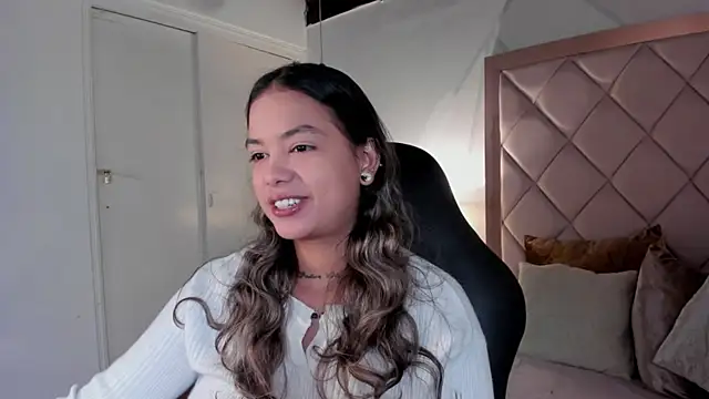 Snapshot of dulce_lyraa1 chatting on 04/16/26, 04:13 dulce lyraa1 online show from 04/16/26, 04:13
