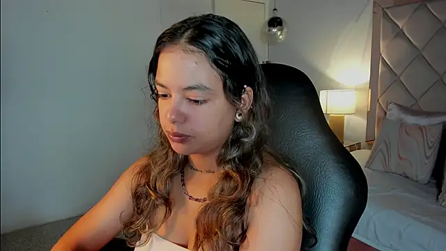 Snapshot of dulce_lyraa1 chatting on 05/15/26, 04:19 dulce lyraa1 online show from 05/15/26, 04:19
