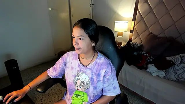 dulce lyraa1 online show from 06/24/26, 05:06