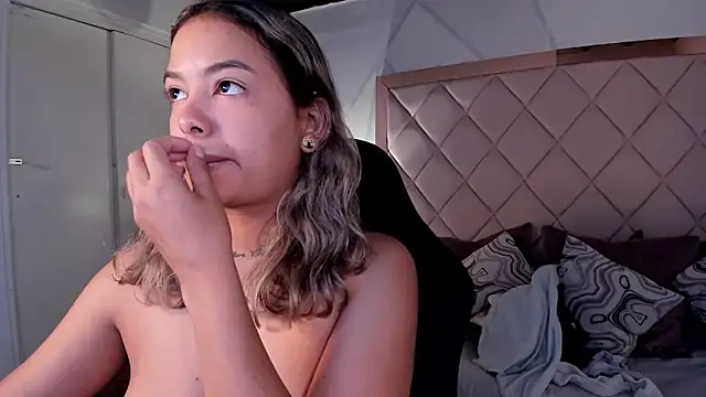 dulce lyraa1 online show from 06/26/26, 05:12