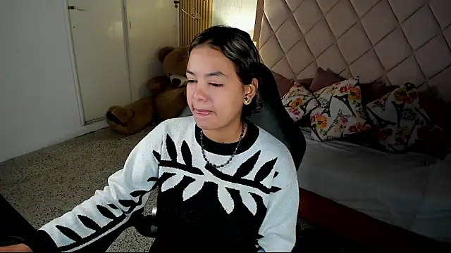 dulce lyraa1 online show from 07/16/26, 03:56