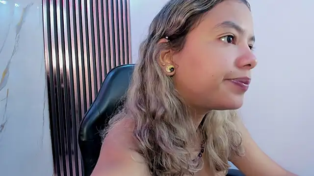 dulce lyraa1 online show from 07/26/26, 08:16
