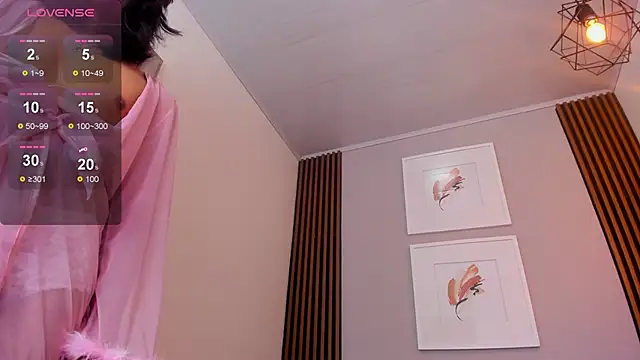 Snapshot of Elisasue chatting on 05/03/26, 12:38 Elisasue online show from 05/03/26, 12:38