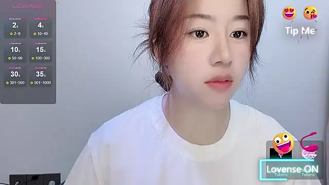Snapshot of Baixi-01 chatting on 04/25/26, 12:30 Baixi-01 online show from 04/25/26, 12:30