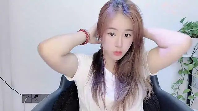 Snapshot of Baixi-01 chatting on 05/17/26, 12:34 Baixi-01 online show from 05/17/26, 12:34