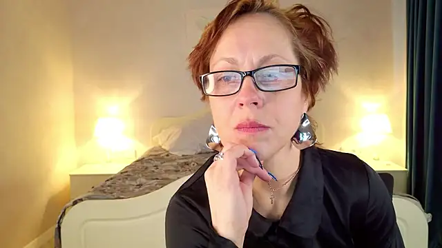 Snapshot of LioraWeiss chatting on 03/12/26, 05:57 LioraWeiss online show from 03/12/26, 05:57