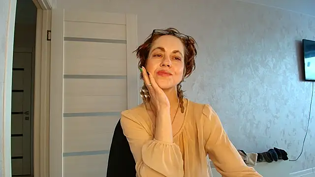 Snapshot of LioraWeiss chatting on 04/28/26, 10:31 LioraWeiss online show from 04/28/26, 10:31