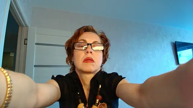 Snapshot of LioraWeiss chatting on 04/29/26, 09:35 LioraWeiss online show from 04/29/26, 09:35
