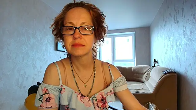 Snapshot of LioraWeiss chatting on 05/15/26, 05:14 LioraWeiss online show from 05/15/26, 05:14
