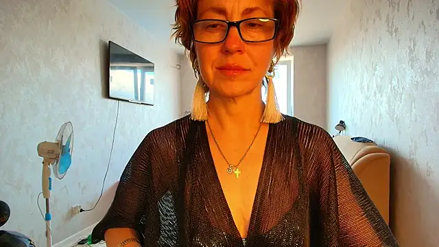 Snapshot of LioraWeiss chatting on 05/29/26, 07:17 LioraWeiss online show from 05/29/26, 07:17