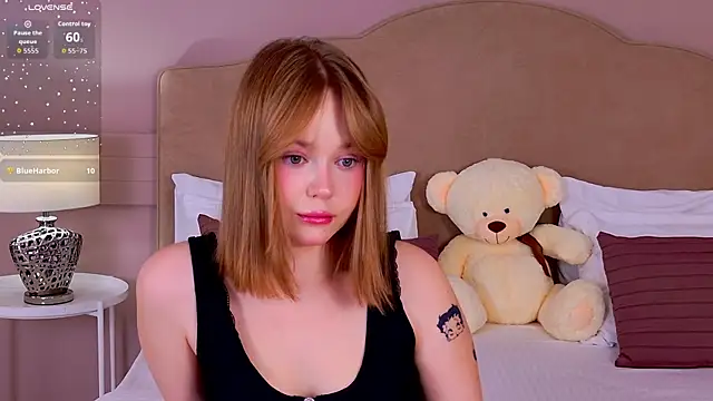 ElaraVance online show from 07/30/26, 05:06