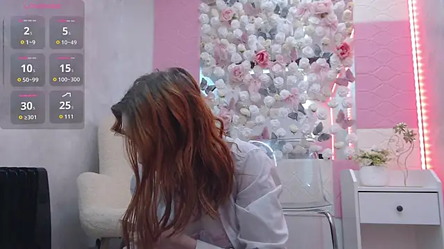 Snapshot of EmberLuna_ chatting on 04/20/26, 04:04 EmberLuna online show from 04/20/26, 04:04