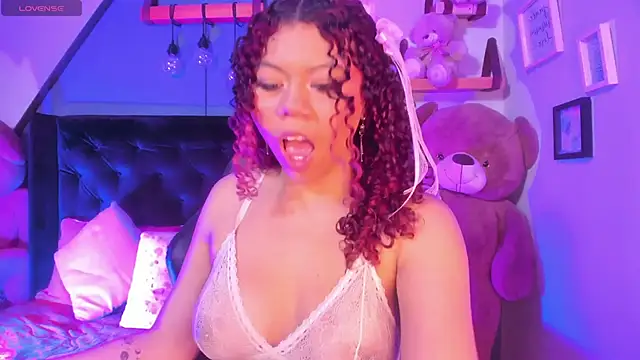 Snapshot of nathasha_ebony chatting on 03/25/26, 12:44 nathasha ebony online show from 03/25/26, 12:44