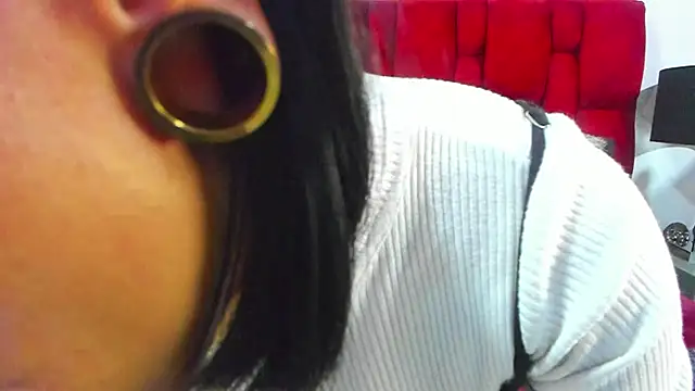 Snapshot of Amelie_Blake chatting on 05/16/26, 07:01 Amelie Blake online show from 05/16/26, 07:01