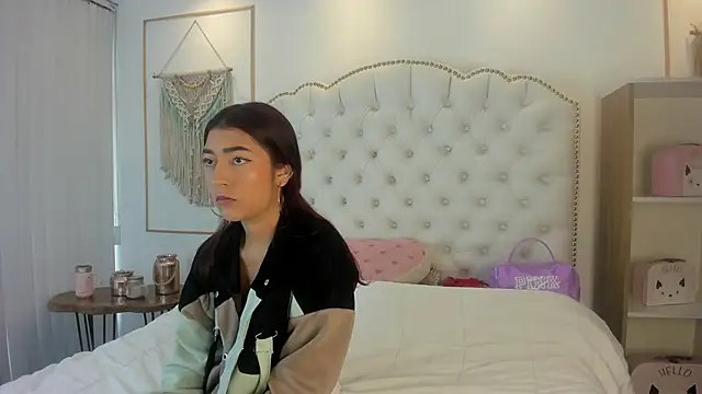 Snapshot of Sara_funy chatting on 05/19/26, 11:38 Sara funy online show from 05/19/26, 11:38