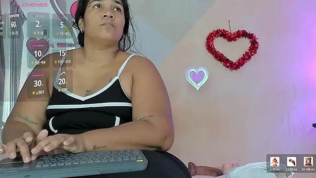 Snapshot of mariana_villa72 chatting on 03/04/26, 01:50 mariana villa72 online show from 03/04/26, 01:50