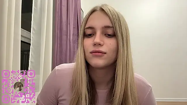 Snapshot of DebiCoppolino chatting on 02/24/26, 07:34 DebiCoppolino online show from 02/24/26, 07:34