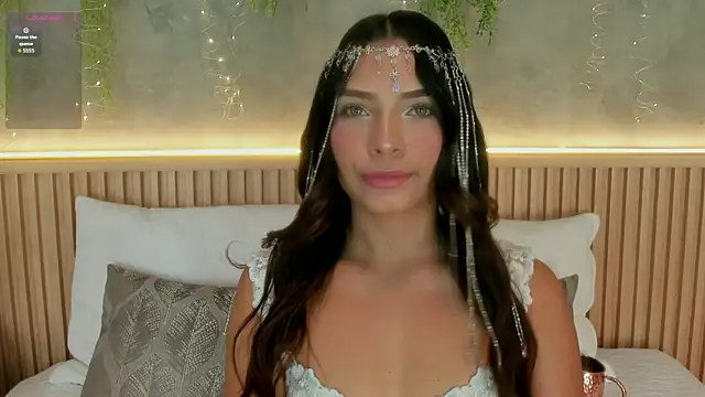 Lia Montclair online show from 06/26/26, 12:20