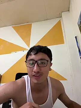 Snapshot of Gonzalogz chatting on 06/03/26, 02:58 Gonzalogz online show from 06/03/26, 02:58