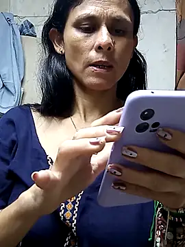 Snapshot of yuliitza4 chatting on 03/18/26, 01:25 yuliitza4 online show from 03/18/26, 01:25