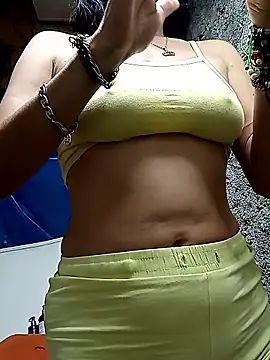Snapshot of yuliitza4 chatting on 03/30/26, 12:33 yuliitza4 online show from 03/30/26, 12:33