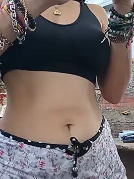 yuliitza4 online show from 07/17/26, 02:45