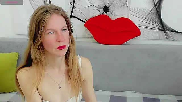 Snapshot of Mira_XOo chatting on 04/16/26, 02:07 Mira XOo online show from 04/16/26, 02:07