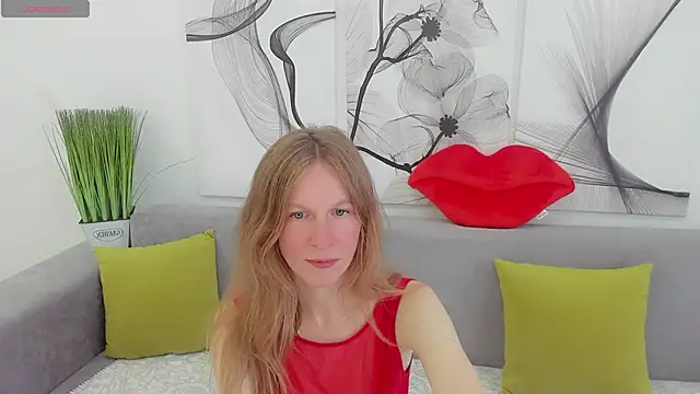 Snapshot of Mira_XOo chatting on 04/22/26, 02:18 Mira XOo online show from 04/22/26, 02:18