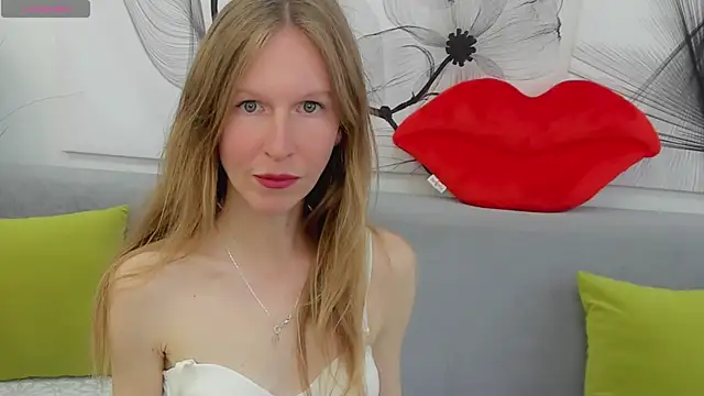 Snapshot of Mira_XOo chatting on 05/01/26, 02:10 Mira XOo online show from 05/01/26, 02:10