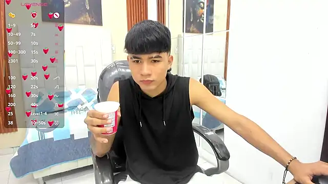 Snapshot of Thiago_collinss chatting on 06/25/26, 10:47 Thiago collinss online show from 06/25/26, 10:47