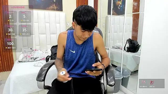 Snapshot of Thiago_collinss chatting on 07/18/26, 10:35 Thiago collinss online show from 07/18/26, 10:35