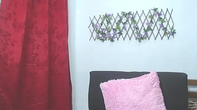 Snapshot of Assly_Love chatting on 06/05/26, 10:48 Assly Love online show from 06/05/26, 10:48