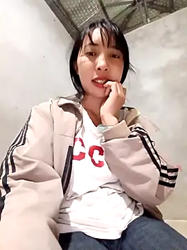 Snapshot of eanna88 chatting on 05/05/26, 12:46 eanna88 online show from 05/05/26, 12:46