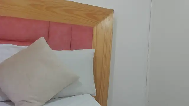 Snapshot of Nikol_Lopez_ chatting on 06/03/26, 03:20 Nikol Lopez online show from 06/03/26, 03:20