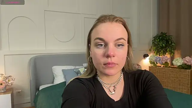 Snapshot of Glow_Margo chatting on 03/03/26, 01:34 Glow Margo online show from 03/03/26, 01:34
