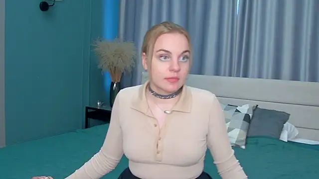 Snapshot of Glow_Margo chatting on 03/08/26, 01:25 Glow Margo online show from 03/08/26, 01:25