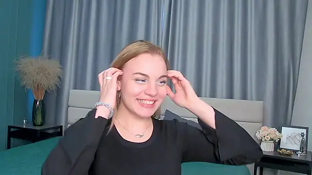 Snapshot of Glow_Margo chatting on 03/11/26, 01:00 Glow Margo online show from 03/11/26, 01:00