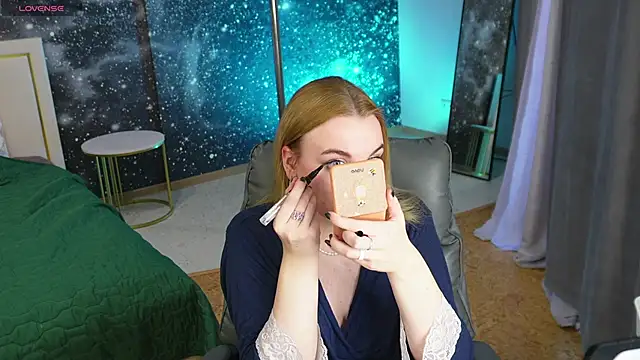 Snapshot of Glow_Margo chatting on 04/08/26, 01:05 Glow Margo online show from 04/08/26, 01:05
