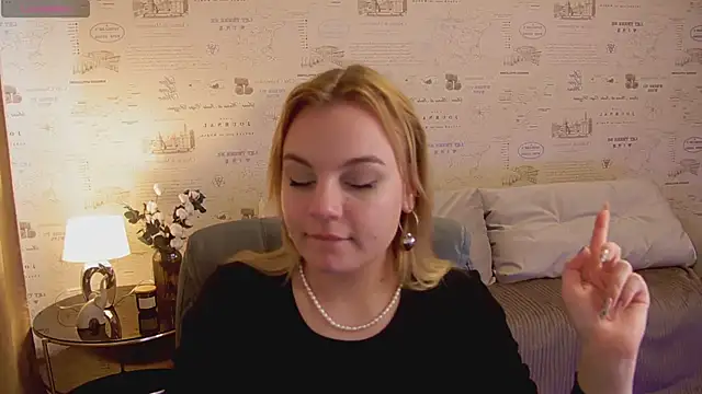 Snapshot of Glow_Margo chatting on 05/06/26, 03:02 Glow Margo online show from 05/06/26, 03:02