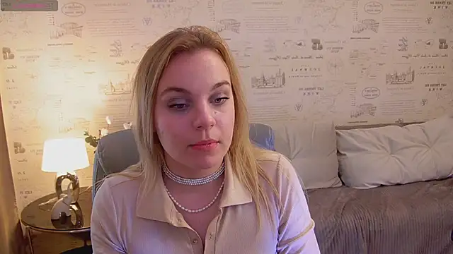 Snapshot of Glow_Margo chatting on 05/11/26, 01:11 Glow Margo online show from 05/11/26, 01:11