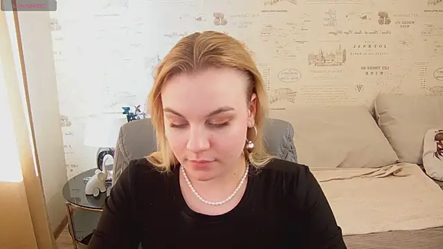 Snapshot of Glow_Margo chatting on 06/03/26, 01:19 Glow Margo online show from 06/03/26, 01:19