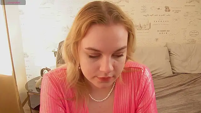 Snapshot of Glow_Margo chatting on 06/05/26, 01:12 Glow Margo online show from 06/05/26, 01:12