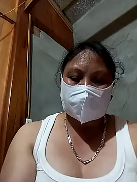 Snapshot of Heylen_hooo chatting on 03/28/26, 01:43 Heylen hooo online show from 03/28/26, 01:43